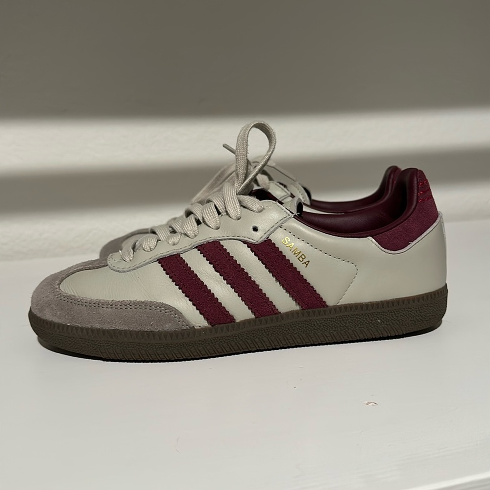 Samba Men’s 5.5- Women’s 6.5- Putty Grey/Maroon/Gold